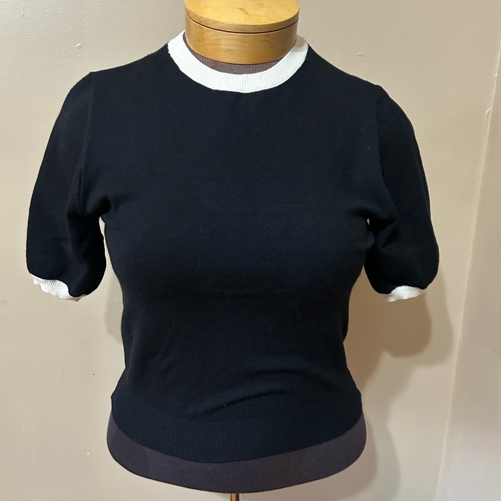 Magnolia Boutique Women's Size Small Round Neck Sweater Feminine Elegant
